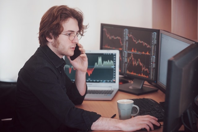 Investors staying invested during market fluctuations.